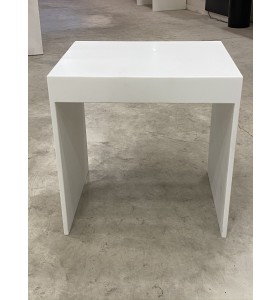 Banqueta Fabricada en Corian® Basic
